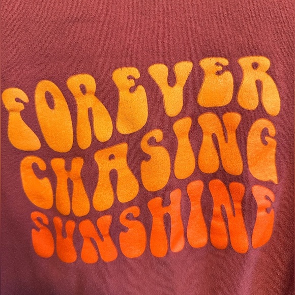 Women’s zip up beach hoodie “Forever Chasing Sunshine” logo on the back.  Size M - Picture 5 of 8